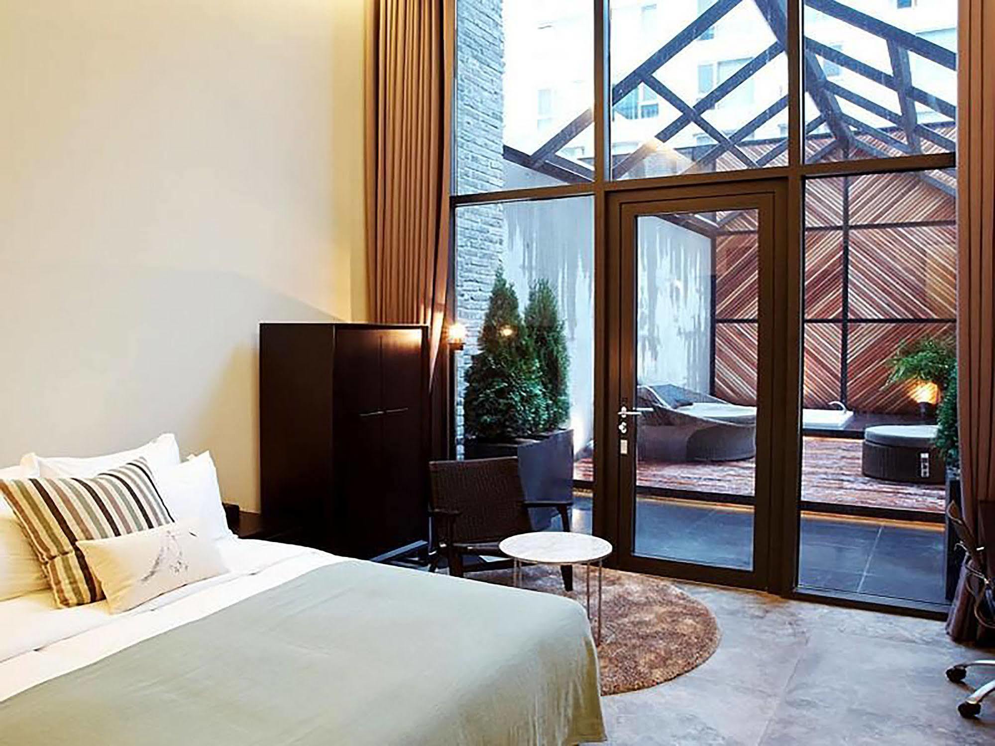 Js The Classic Hotel Osan Esterno foto